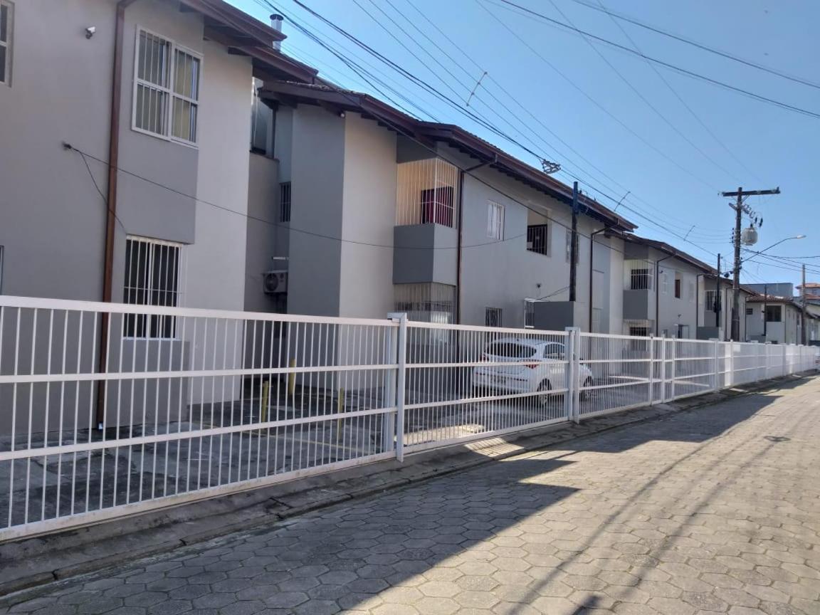 Apartamento Ubatuba - Praia Grande - 250M Da Praia Extérieur photo